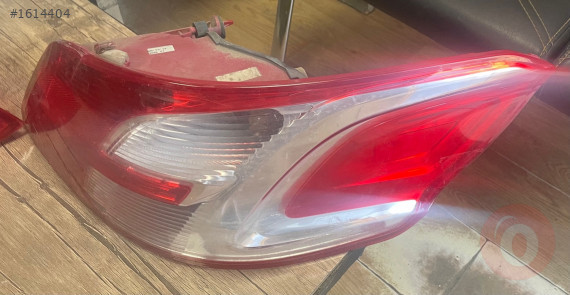 Çıkma Peugeot 301 sağ arka stop lambası orjinal