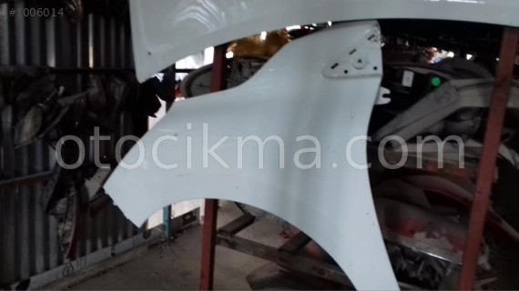 Renault Clio 4 2014 model ön Sol camurluk çıkma orjinal serv