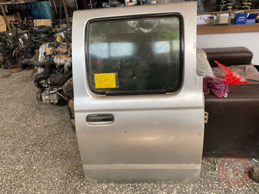 NİSSAN SKYSTAR SAĞ ARKA KAPI DOLU 2000-2010 MODEL ORJİNAL ÇI