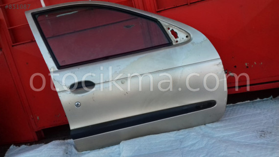 RENALUT MEGANE 1 1998 MODEL  ÖN SAĞ KAPI DOLU