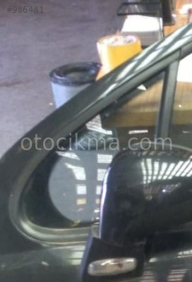 peugeot 207 çıkma sol ön kelebek camı