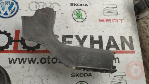 24411739 22020098 opel zafira sağ ön direk alt eşik kaplama