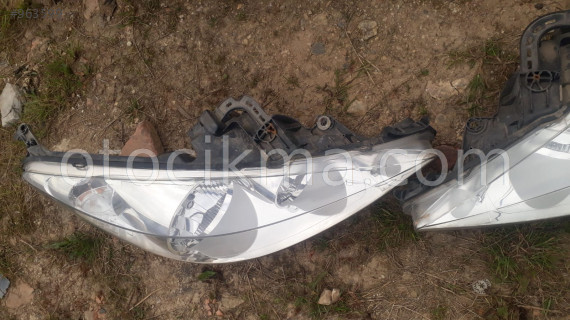 peugeot 207 1.4 benzinli çıkma sağ far