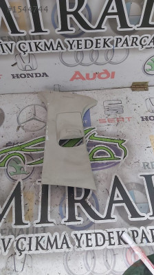 FORD FOCUS 3 ORTA DİREK SOL ÜST KAPLAMA BM51-A24583