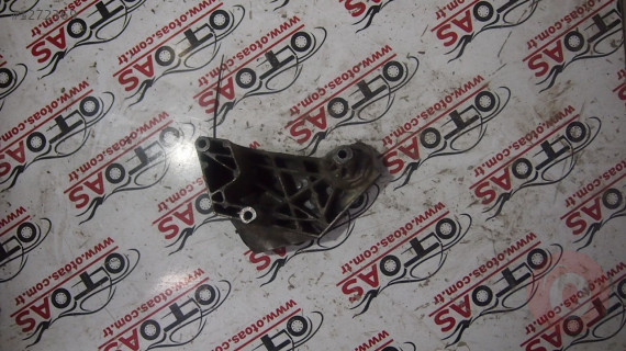 Volkswagen Bora Motor Kulağı Alt Braketi 038199207h