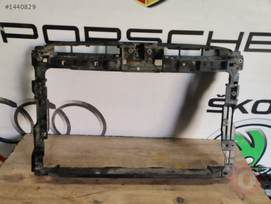 VOLKSWAGEN PASSAT B8 ÖN TAMPON DEMİRİ ORJİNAL ÇIKMA PARÇA