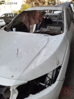 Honda Civic 1.6 oto. 16+ çamurluk orjinal çıkma