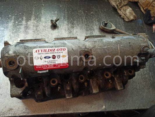RENAULT TRAFİC 1.9 KÜLBÜTÖR EKSANTRİK KAPAĞI