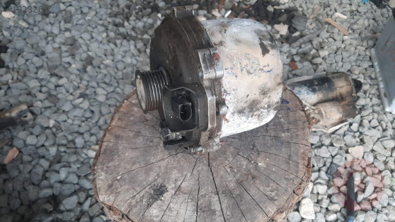 BMW E38 ŞARJ DİNAMOSU SULU