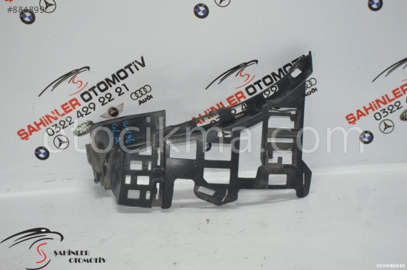 MERCEDES GLA SERISI W156 X156 TAMPON DEMIR BRAKETI A15688511