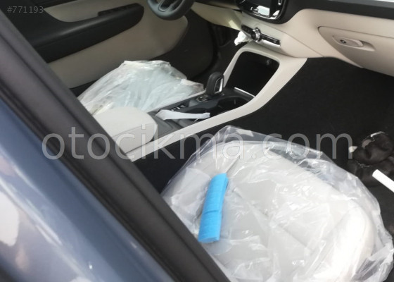 2019 VOLVO XC-40 ÇIKMA ÖN KOLTUK.