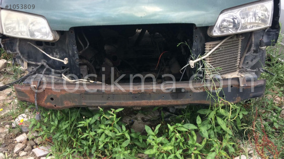 hyundai starex çıkma ön tampon demiri