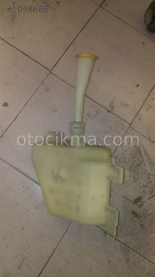 2002 2008 model nissan primera çıkma silecek su bidonu
