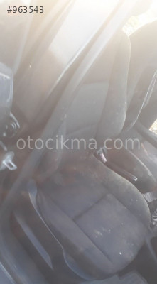 peugeot 207 1.4 benzinli çıkma sağ ön koltuk