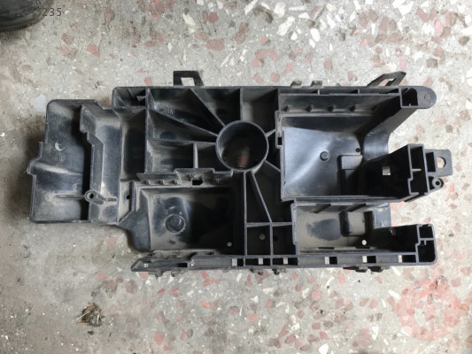 Opel insignia sigorta kutusu alt 13253551