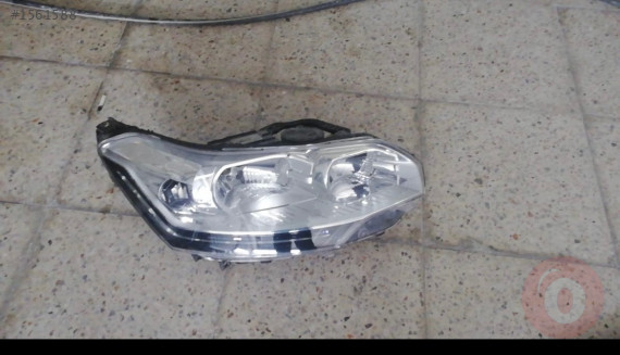 Çıkma Citroen c5 letli hatasız sağ ön far