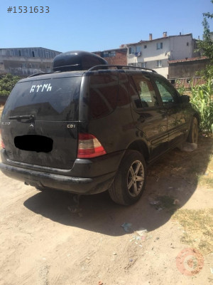 MERCEDES ML 270 SAĞ ARKA KAPI DÖŞEMESİ ÇIKMA