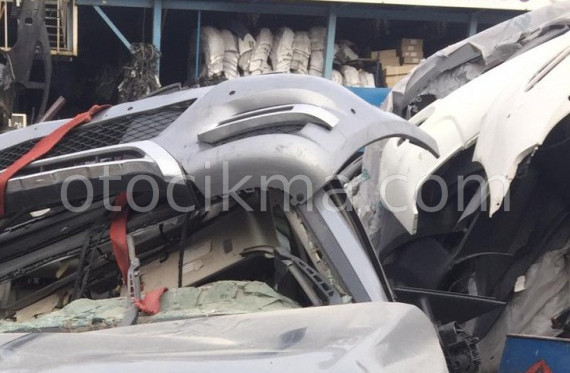2014 MODEL ÇIKMA MERCEDES GLK220  ÖN TAMPON SİNYAL LAMBASII.