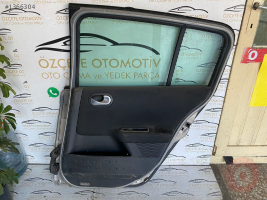 RENAULT MEGANE 2 SAĞ ARKA KAPI CAMI HATCBACK ORJİNAL ÇIKMA