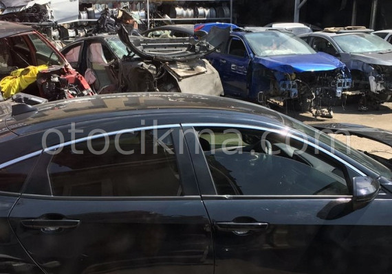 2018 HONDA CİVİC HATASIZ SAĞ TAKIM KAPI CAMLARI.