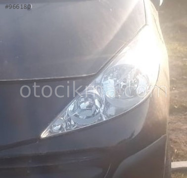 2009 model peugeot 207 1.4 benzinli çıkma sol far