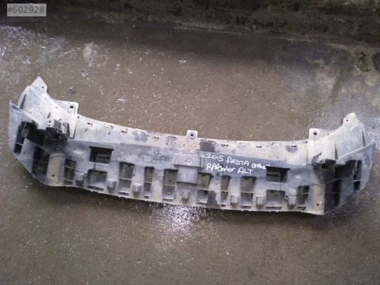 Ford Fiesta radyatör alt braketi 2015 model