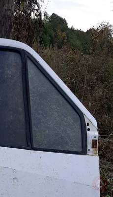 mercedes sprinter çıkma sağ ön kelebek camı