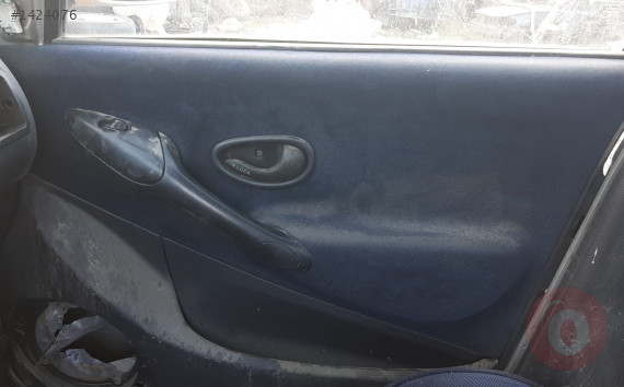 2005 fiat albea 1.6 16v benzinli sökme sağ ön kapı döşemesi