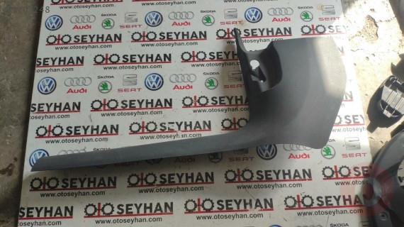 8W1867271A audi a4 ön sol direk alt marşbiyel kaplaması