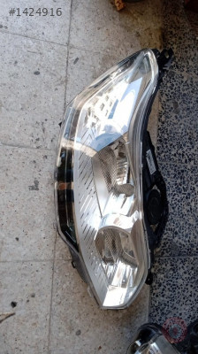2011 2012 Model Citroen C5 çıkma ön sağ far
