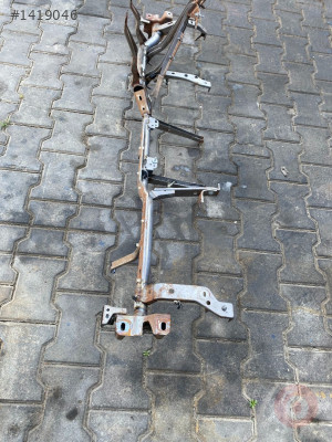 Bmw F20 116 118 120 Göğüs Alt Demiri Çıkma Orjinal