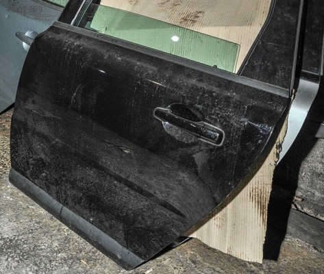 VOLVO V70 ÇIKMA SOL ARKA KAPI KOLU.