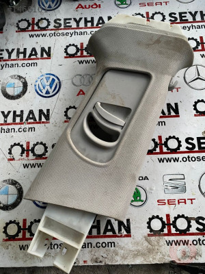 8P4867244 audi a3 sportback 2008 orta sağ direk kaplaması