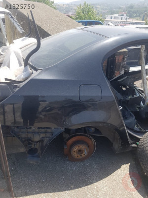 Bmw 5 60 Sağ Arka Çamurluk Hatasız Orjinal Çıkma