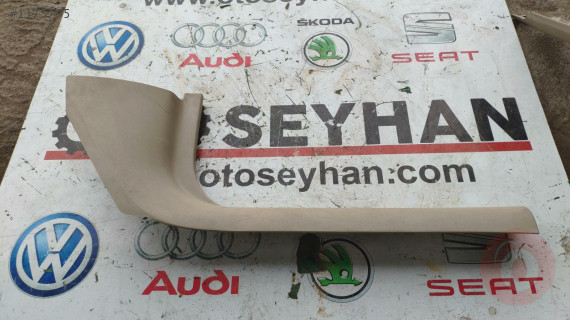 5E0863484 skoda octavia sağ ön direk kapı eşik kaplaması