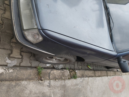 Peugeot 405 sag sol on camurluk