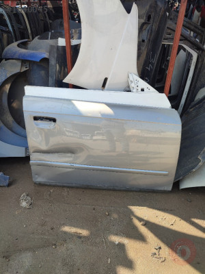 Audi A4 sağ ön kapı