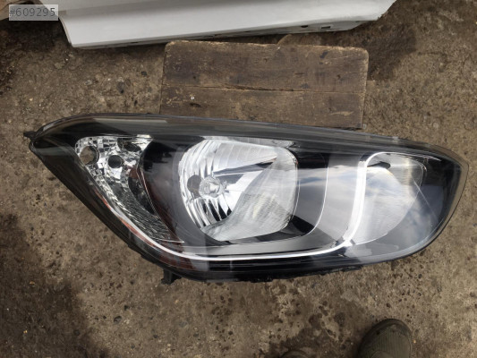 2012 hyundai i20 sağ far