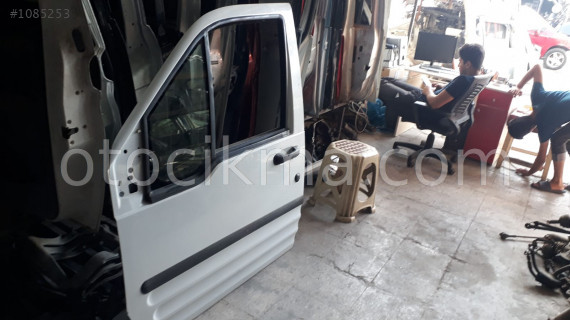 FORD CONNECT ÖN SOL KAPI DOLU ÇELİKLER OTO ÇIKMA