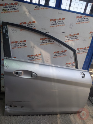 Ford Fiesta sağ ön kapı 2008-2012