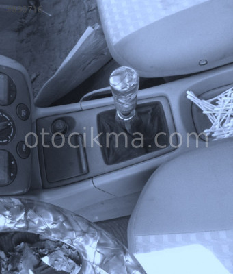 2000 NİSSAN PRİMERA 1.8 ÇIKMA VİTES KONSOLU.