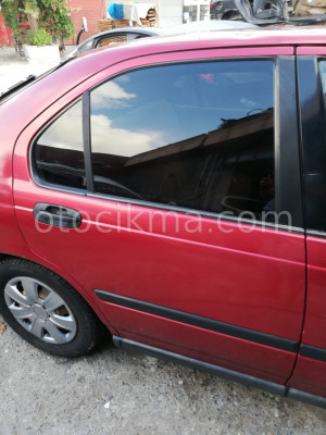 Honda Euro Civic Sağ arka kapı kırmızı hatasız orjinal çıkma