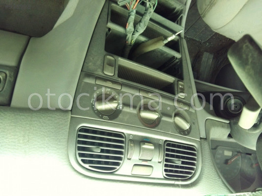 ÇIKMA 1996 VOLVO S40 KLİMA KONTROL PANELİ.