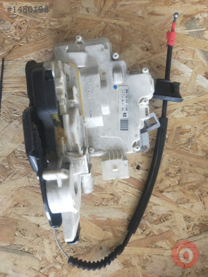 AUDİ A8 KAPI KİLİDİ ARKA SAĞ 4H0839016C 4H0839016