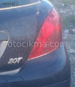 2009 model peugeot 207 1.4 benzinli çıkma sağ stop lambası