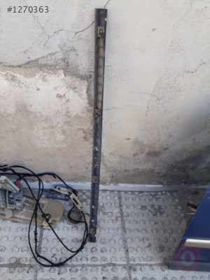 2000 MODEL VOLKSWAGEN PASSAT ARKA TAMPON ÜST TUTUCU 200 TL