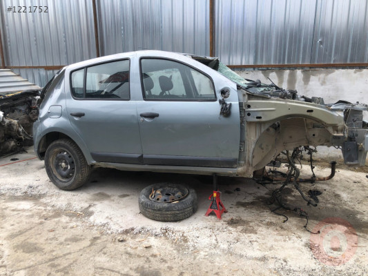 Dacia sandero sağ arka çıkma kapı
