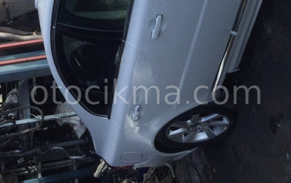 VOLVO S80 ORİJİNAL SAĞ ARKA KAPI.