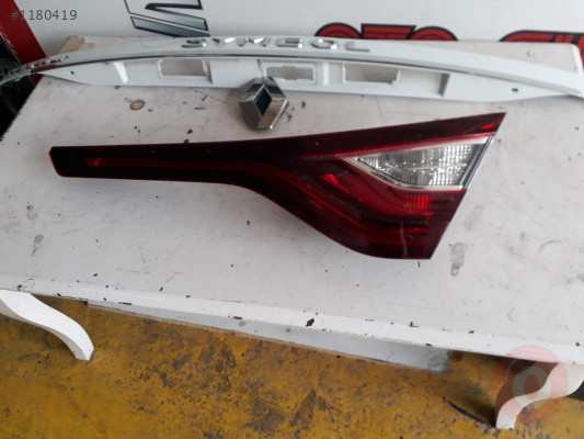 RENAULT MEGANE 4 2018 ORJİNAL ÇIKMA SAĞ STOP
