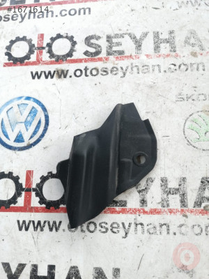 8P4837176A audi a3 2010 kapı kenar kaplaması